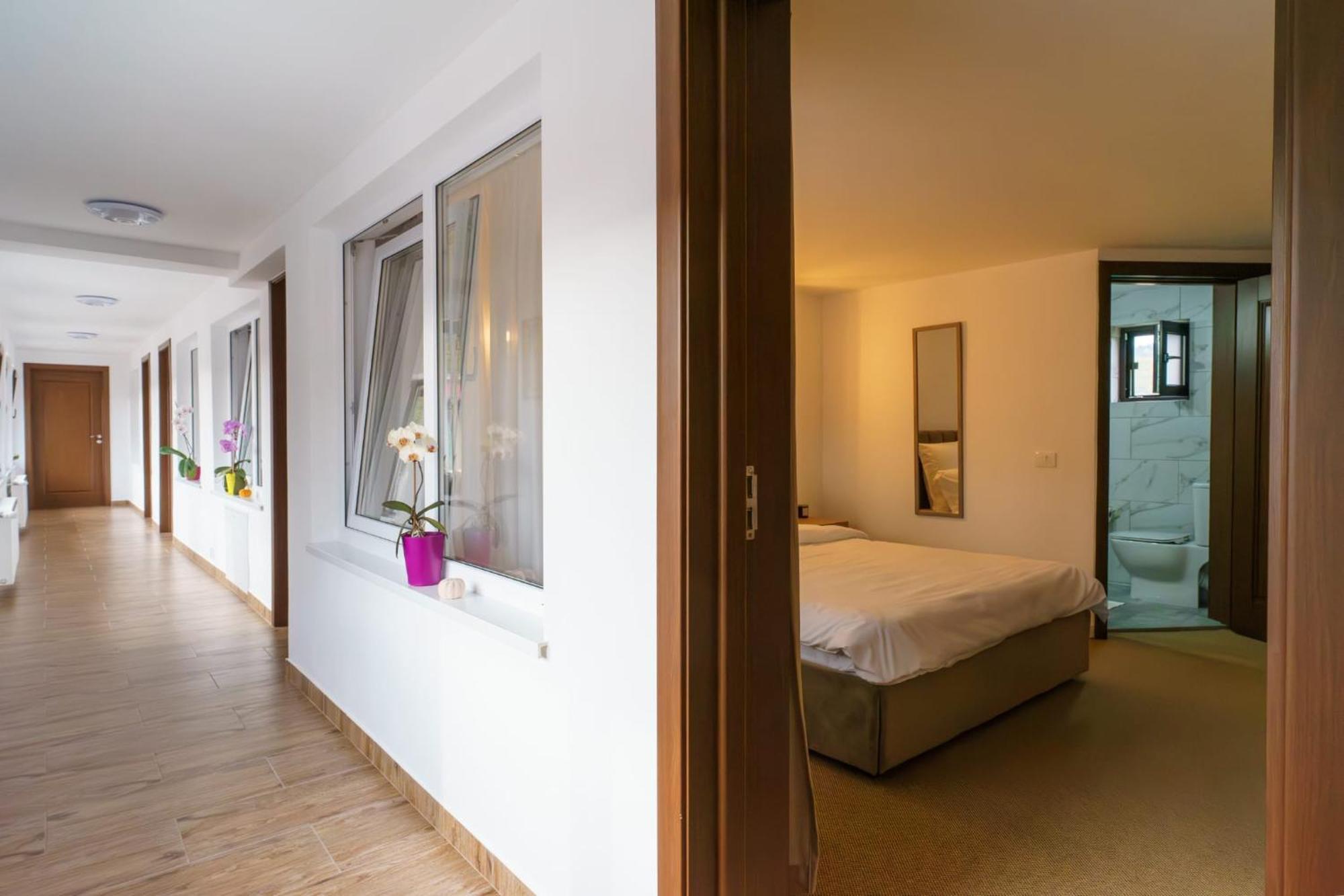 Hotel Casa Zuz Voronet Gura Humorului Zewnętrze zdjęcie